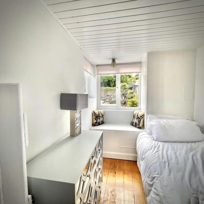 Holiday home Country With Hot-tub And Cosy Log Burner Tregarth