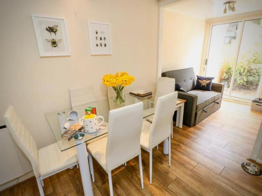 Holiday home Country With Hot-tub And Cosy Log Burner Tregarth